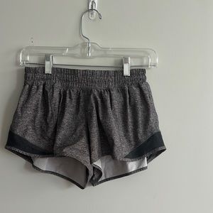 Lulu lemon hotty hot shorts 2.5